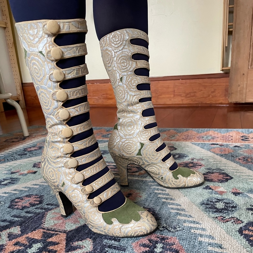 Miss L Fire Victorian Peekaboo Snap Boots